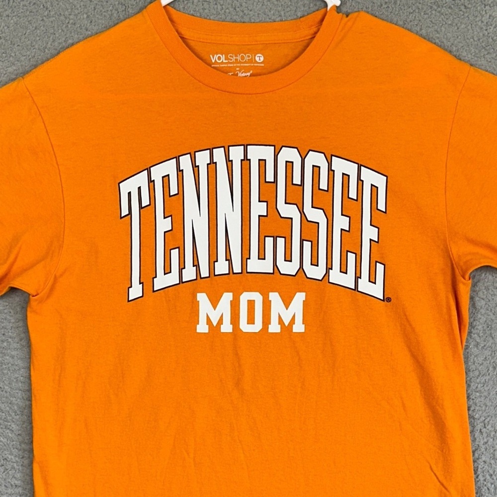 Tennessee Volunteer T-Shirt Mens Medium Orange NCAA Football The Victory Tee